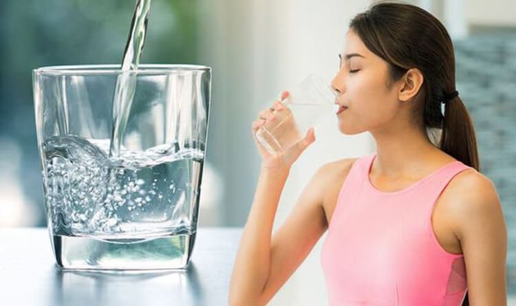 Uống nước trước khi ngủ có phải thói quen của bạn không? Liệu điều đơn giản này có thực sự mang lại hiệu quả giảm cân như lời đồn?-2