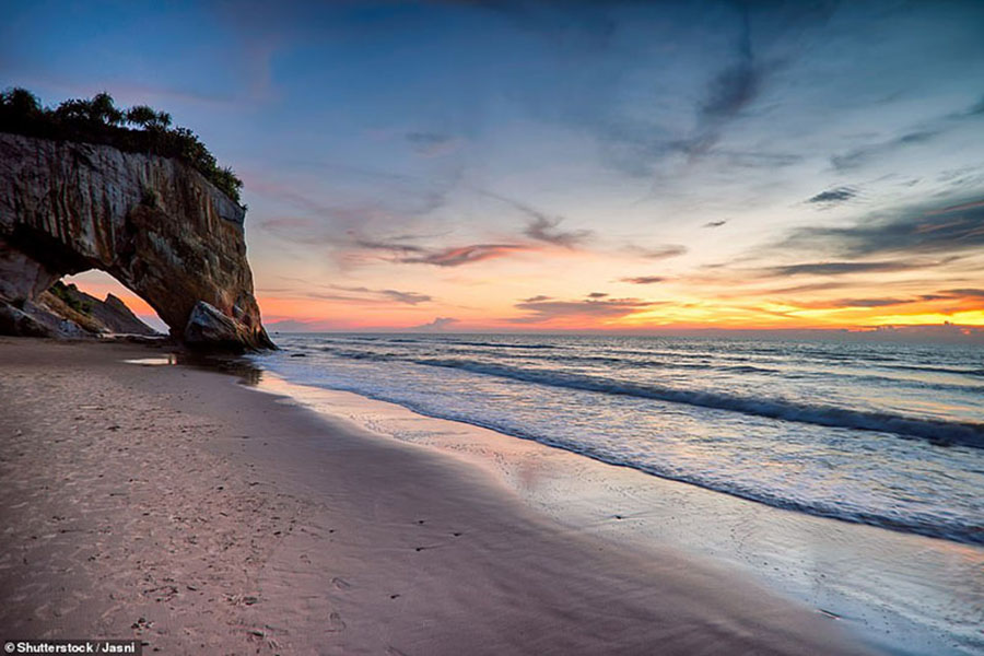 Việt Nam: Cửa Đại lọt top những bãi biển đẹp nhất châu Á 2022 với "vẻ đẹp không tì vết"-5