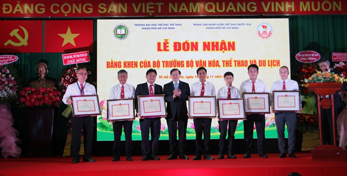 Trường ĐH TDTT TP.HCM và Trung Tâm HLTT Quốc gia TP.HCM kỷ niệm 40 năm ngày Nhà giáo Việt Nam-4