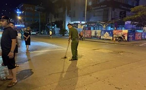 Hà Nội: Nhóm thanh niên cầm dao phóng lợn, vỏ bia tấn công người đi đường-cover-img