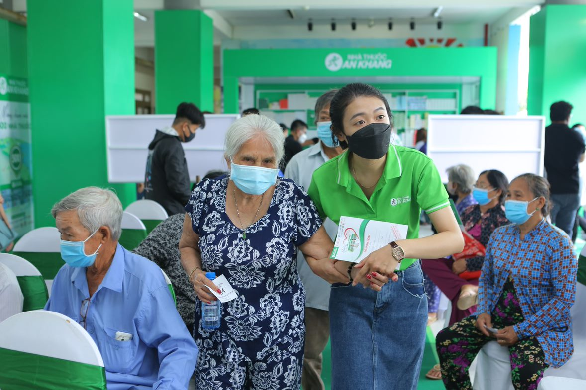 Nhà thuốc An Khang hiện thực hóa giấc mơ mang thuốc miễn phí đến cho người dân khó khăn-6