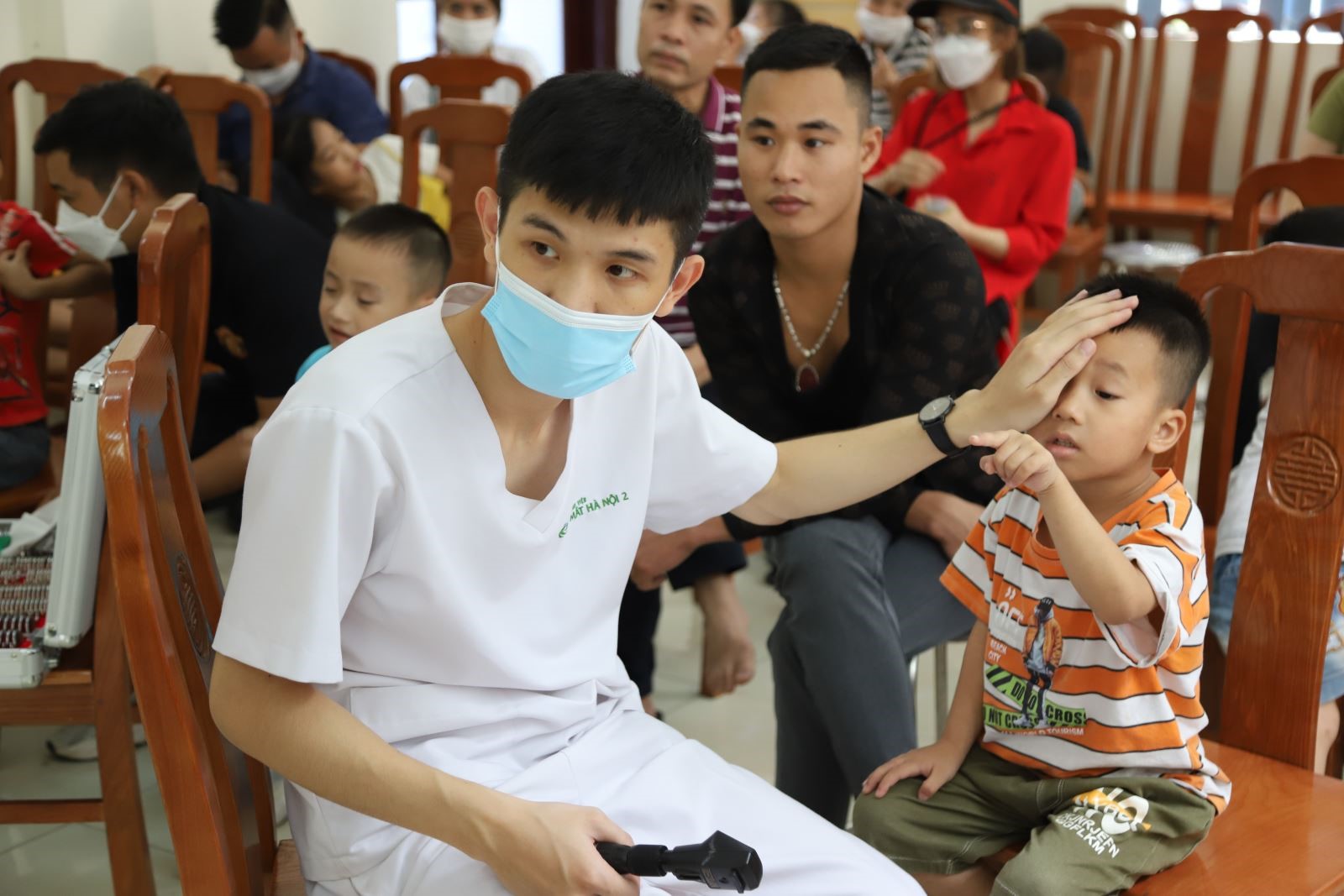 Bệnh viện Mắt Hà Nội 2 khám, chỉ định phẫu thuật các dị tật mắt tại Vĩnh Phúc-1