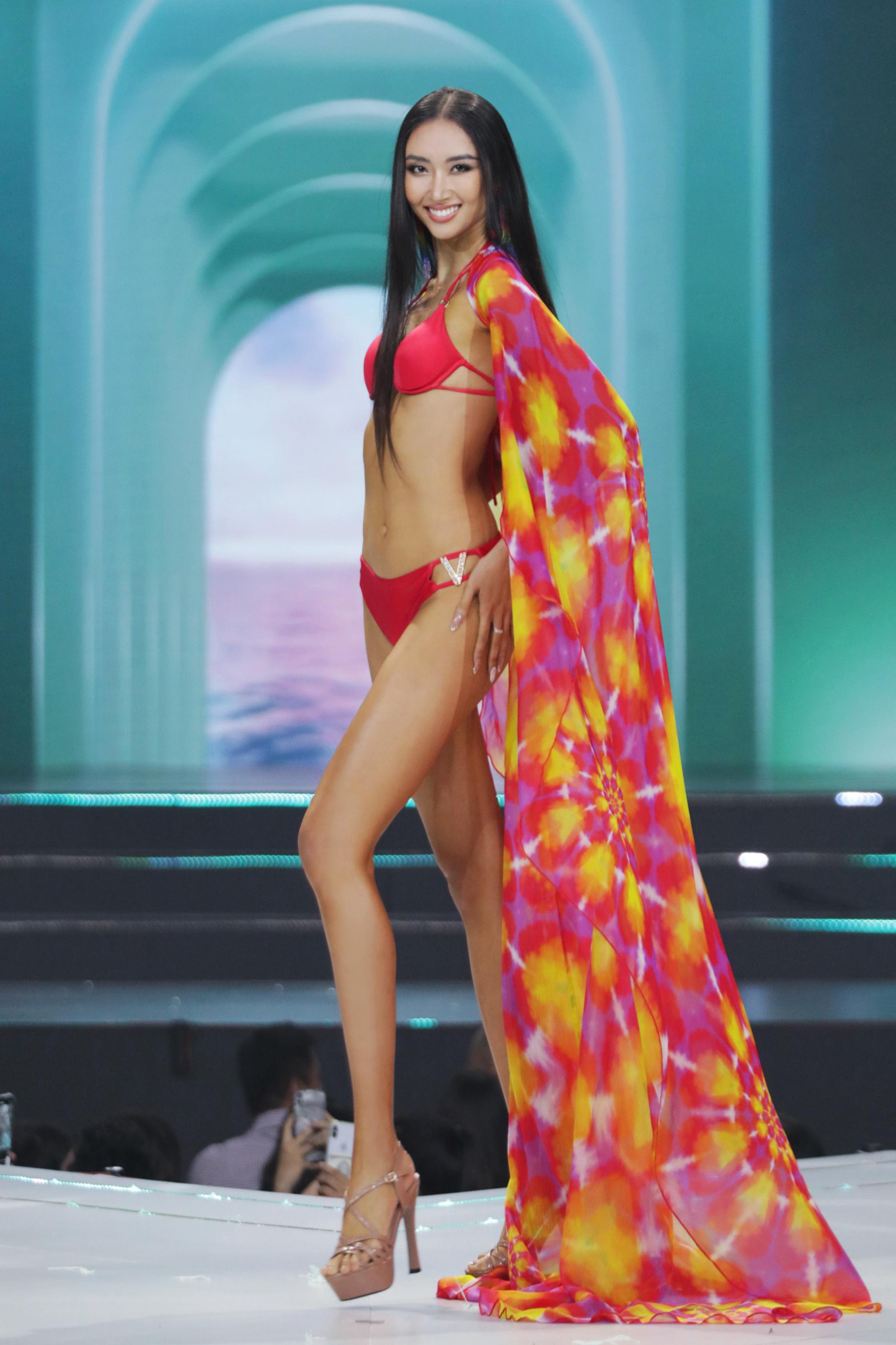 Màn trình diễn áo tắm nóng bỏng trong chung kết Hoa hậu Hoàn vũ Việt Nam 2022-6