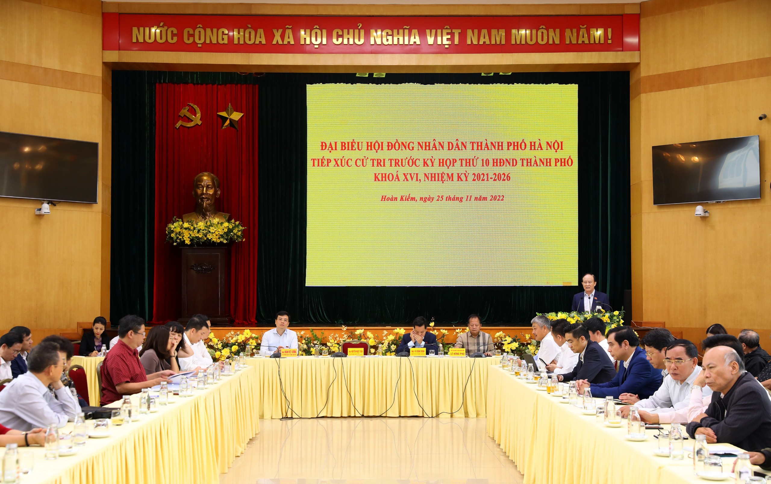 Chủ tịch HĐND TP Nguyễn Ngọc Tuấn tiếp xúc cử tri quận Hoàn Kiếm-1