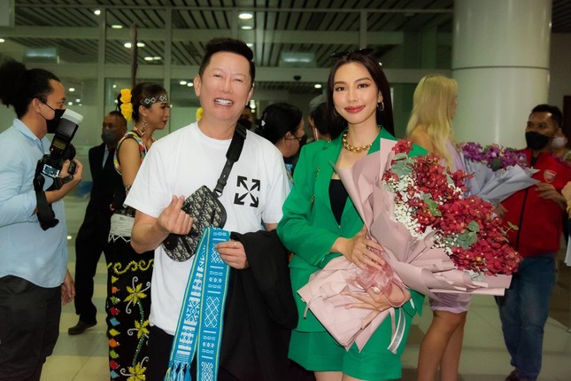 Hoa hậu Thùy Tiên rạng rỡ hội ngộ "Hoa hậu đẹp nhất thế giới 2021" tại Malaysia-1