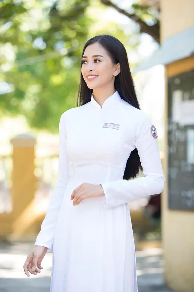 Ảnh thời học sinh của Hoa hậu Đỗ Hà, Tiểu Vy và Thùy Tiên-2