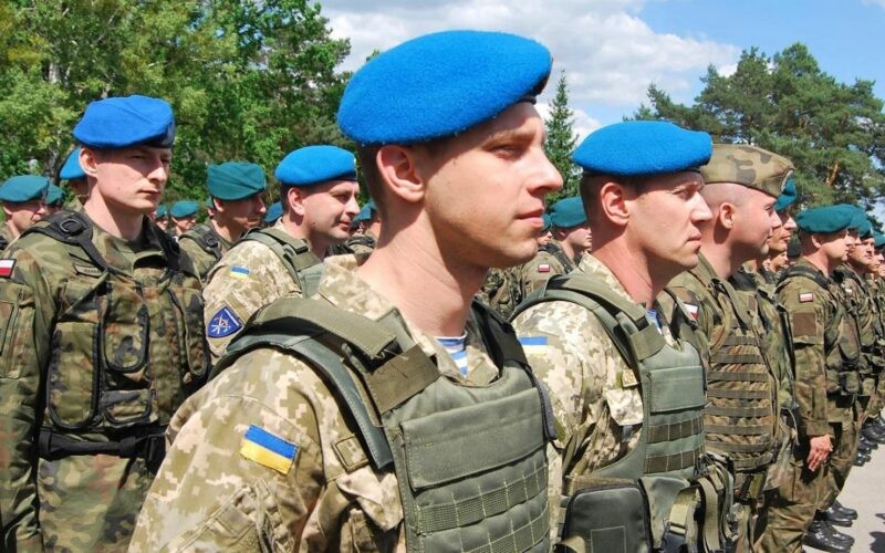 Điểm tin thế giới sáng 2/12: Czech 'thông' vụ đào tạo 4.000 binh sĩ Ukraine, Đại sứ quán Mỹ nhận bom thư, 'tội đồ' khiến thế giới 'bốc hơi' 115 tỷ USD-2