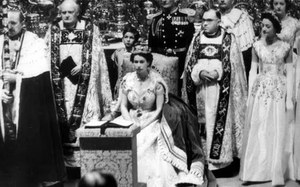 Bí quyết chống lão hóa, trẻ lâu của Nữ hoàng Anh Elizabeth II-9