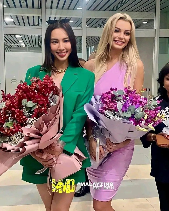Hoa hậu Thùy Tiên rạng rỡ hội ngộ "Hoa hậu đẹp nhất thế giới 2021" tại Malaysia-4