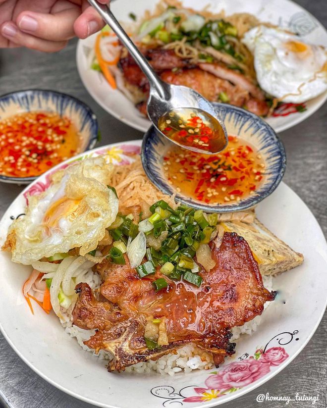 Việt Nam có 8 món ăn được báo nước ngoài khen ngợi: Toàn đặc sản đến khách Tây phải “nghiện”-17