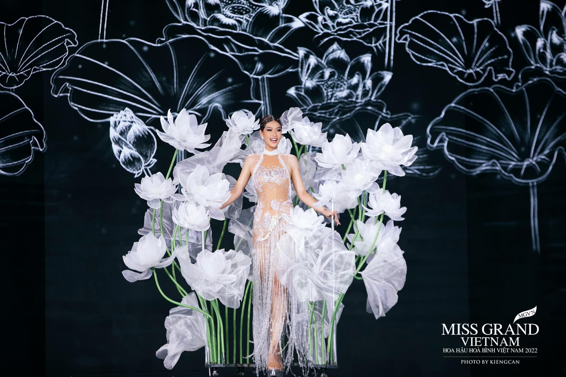 Hành trình chinh phục vương miện của tân Hoa hậu Hòa bình Việt Nam 2022-6