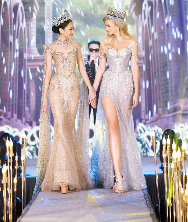 Váy do hoa hậu Karolina và Mai Phương mặc đấu giá được 300 triệu để gây quỹ từ thiện-1