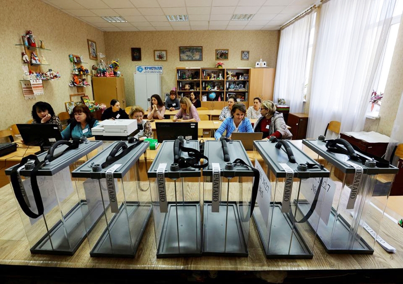 Bốn tỉnh miền Đông Ukraine bắt đầu bỏ phiếu gia nhập Nga-1