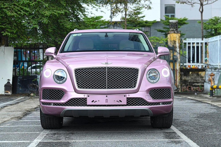 Bentley Bentayga Pink độc nhất Việt Nam sau 3 năm, lỗ 17 tỷ đồng?-1