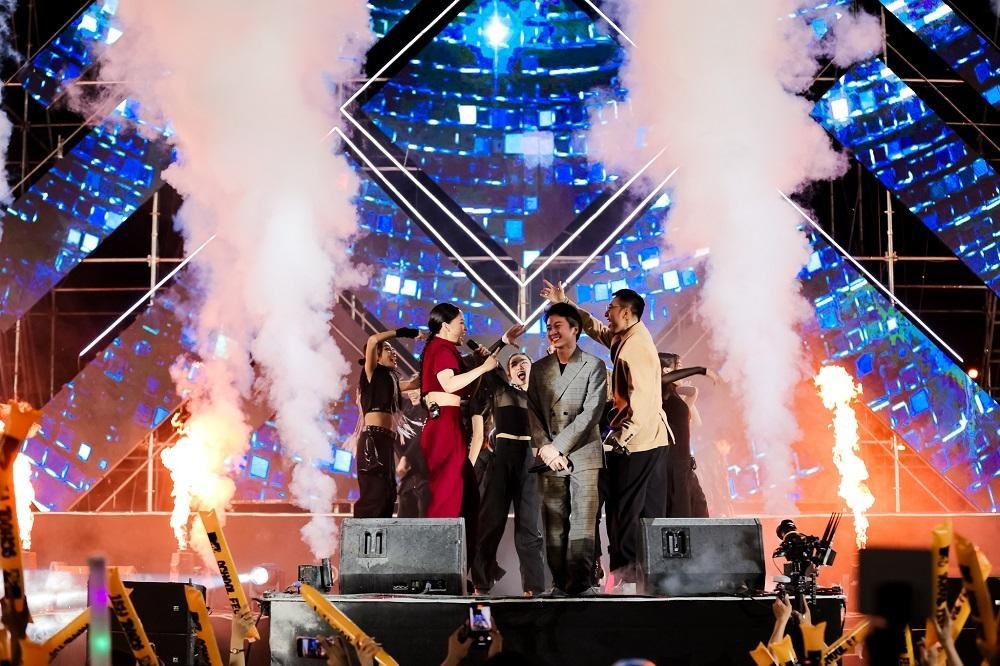 Miu Lê, Karik, OnlyC, Hieuthuhai 'bung xõa' cùng hơn 40.000 sinh viên tại concert 'MTV School Fest'-11