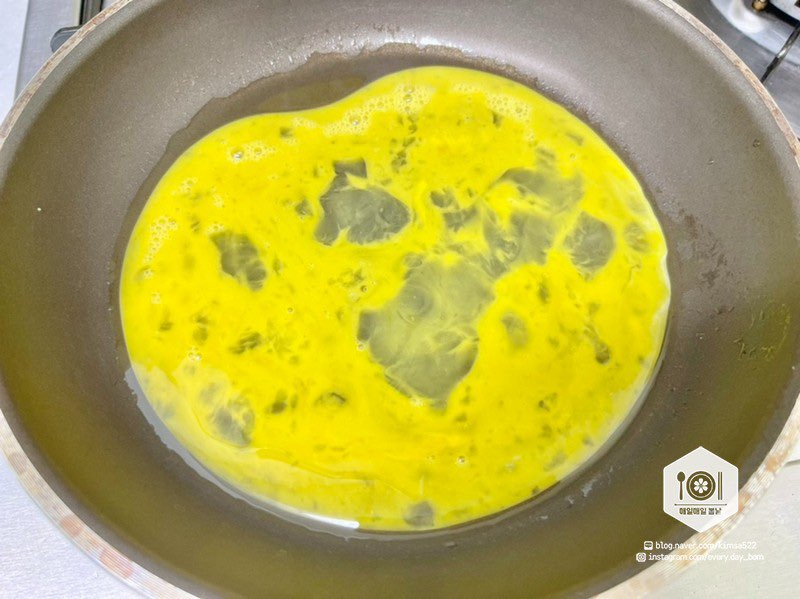Công thức làm món trứng cuộn hình dưa hấu cực độc lạ-9