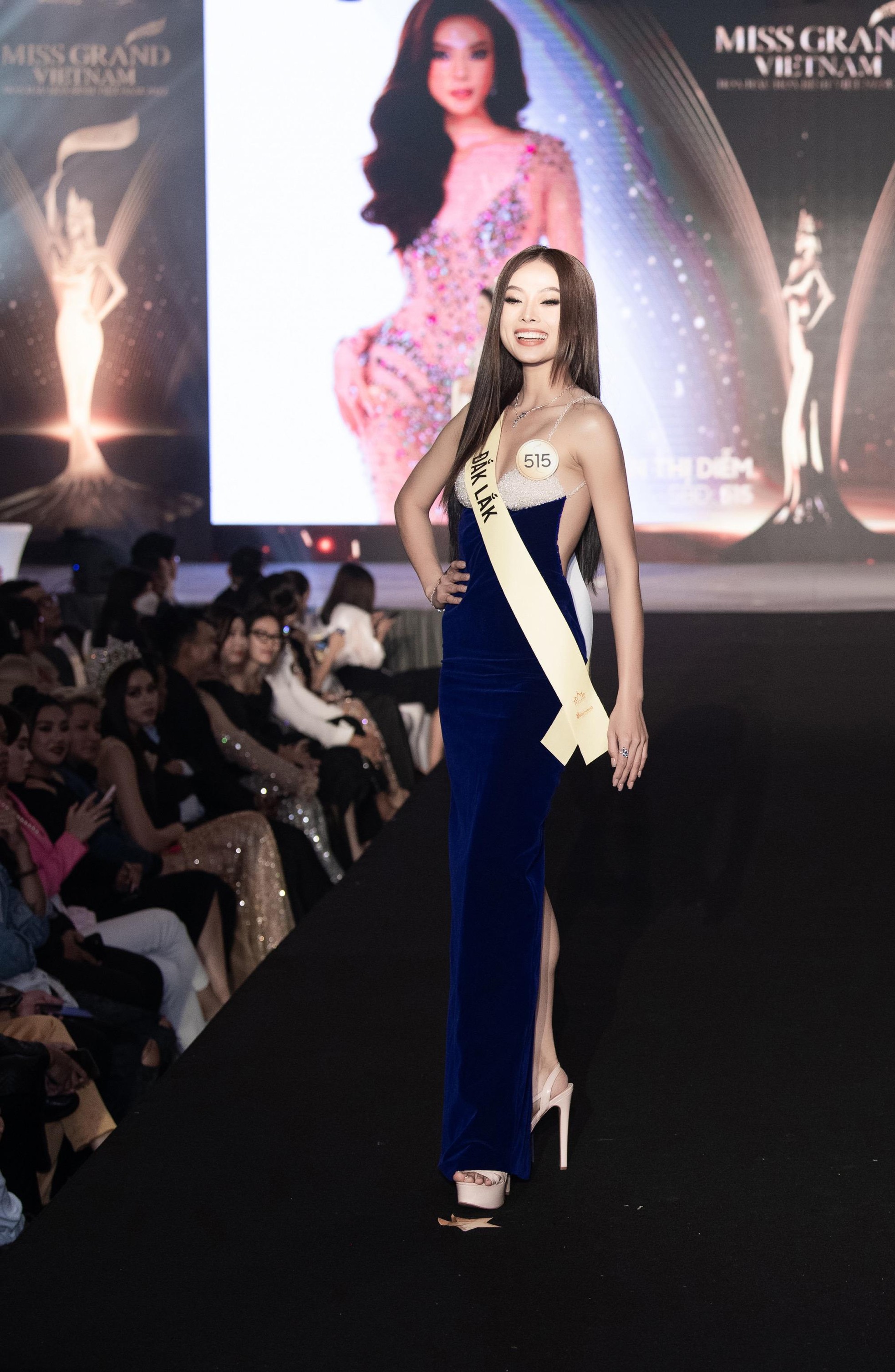 Mai Ngô, Quỳnh Châu tung chiêu catwalk độc đáo tại lễ nhận sash của Miss Grand Vietnam 2022-9